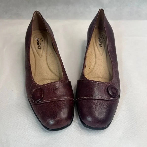 Trotters Burgundy Buckle Strap Slip On Block Heel Loafer Size 8N (Narrow) - Picture 10 of 10